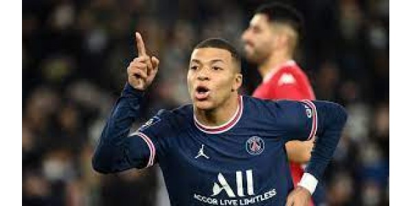 Le Paris Saint-Germain offre son premier salaire annuel